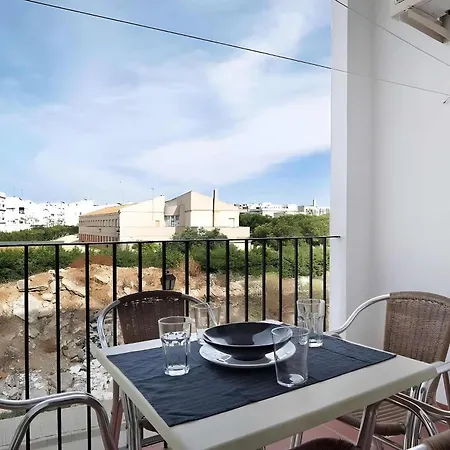 6 Con Aire Acondicionado *